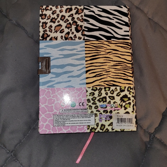 Girls' Zoo Theme Diary and Cinderella Necklace 2 Pc. - Picture 8 of 12